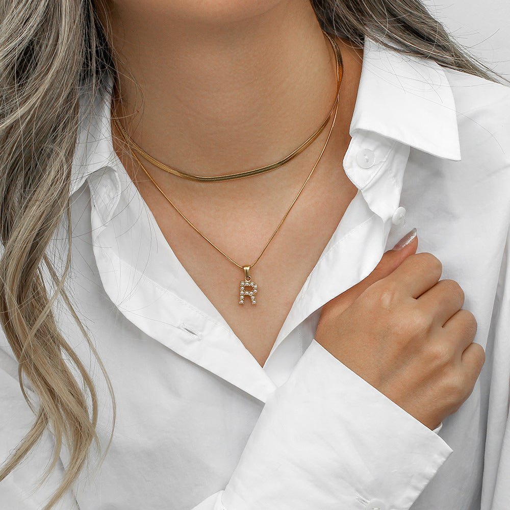 Collier en Or 18k avec Lettre Initiale Superposée Fiona
