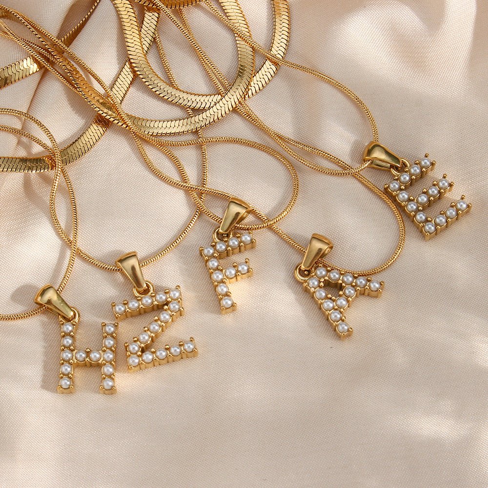 Collier en Or 18k avec Lettre Initiale Superposée Fiona