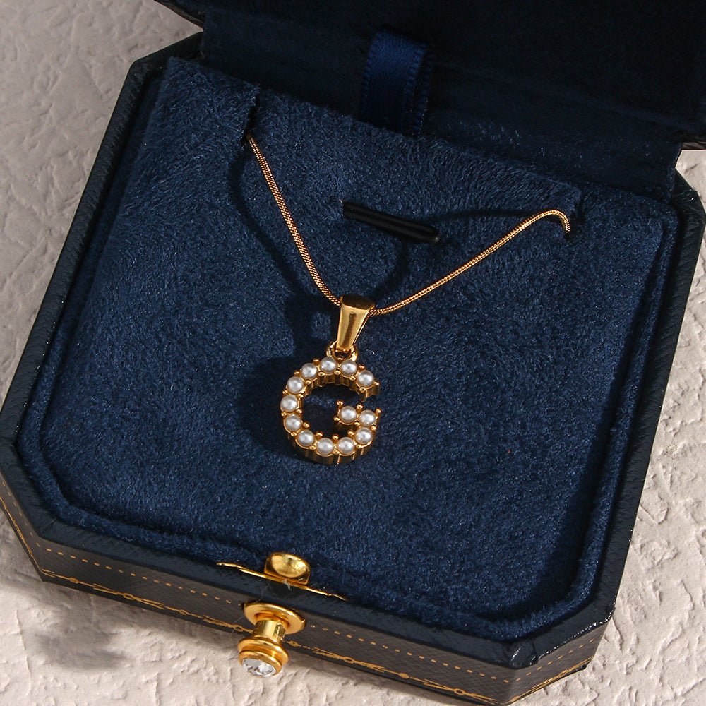 Collier En Perles Avec Lettre Initiale Augustine