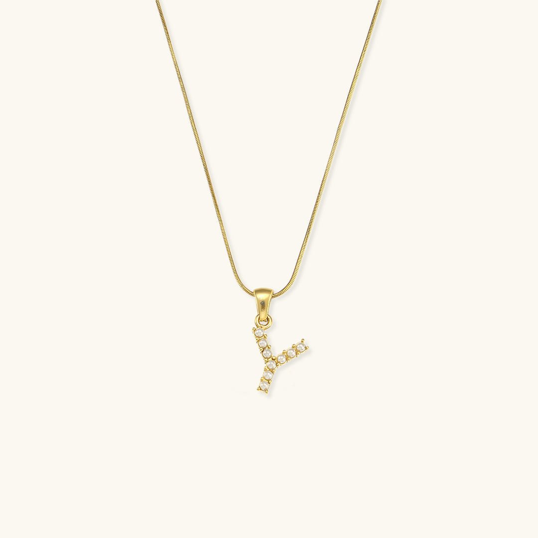Collier En Perles Avec Lettre Initiale Augustine