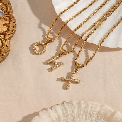 Collier en perles avec lettre initiale Élodie