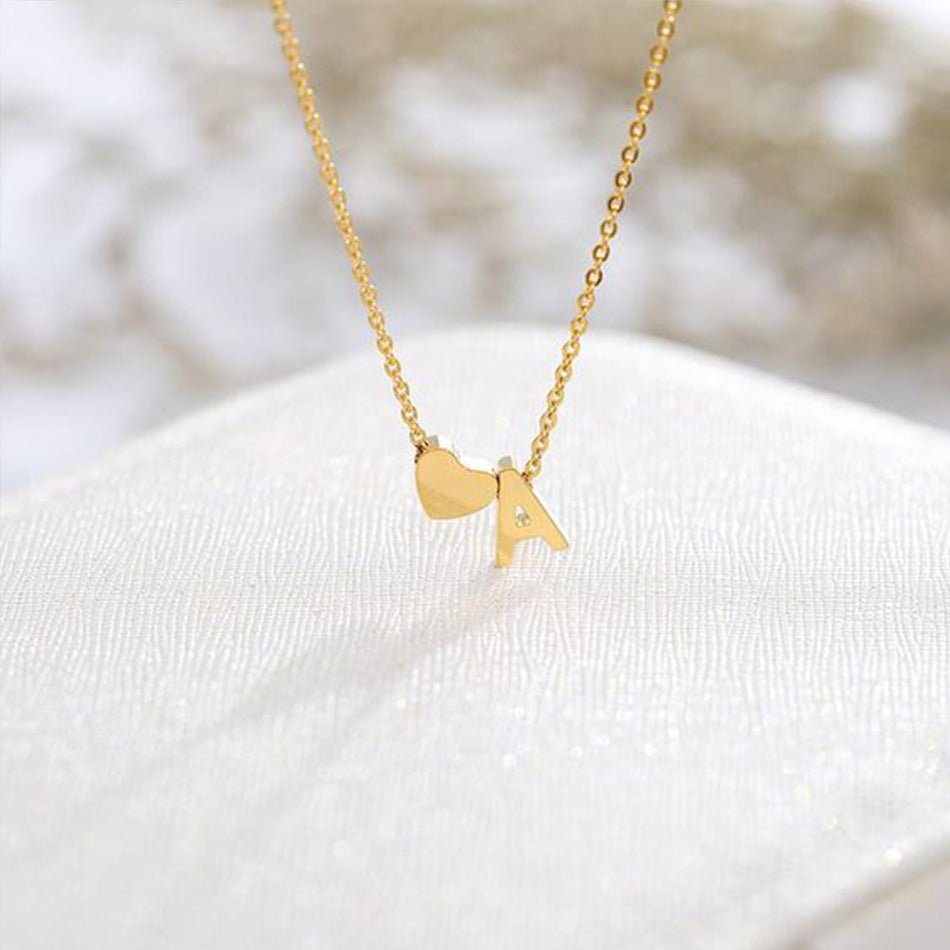 Collier En Or Avec Lettre Initiale Ria