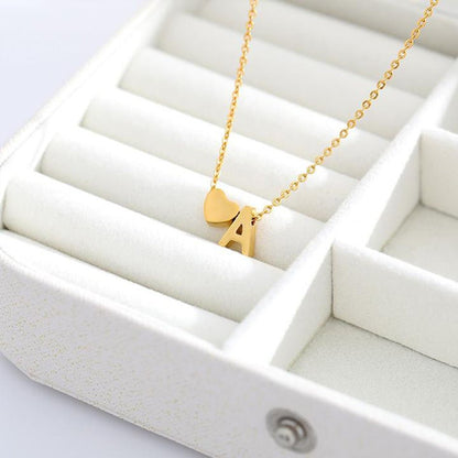 Collier En Or Avec Lettre Initiale Ria